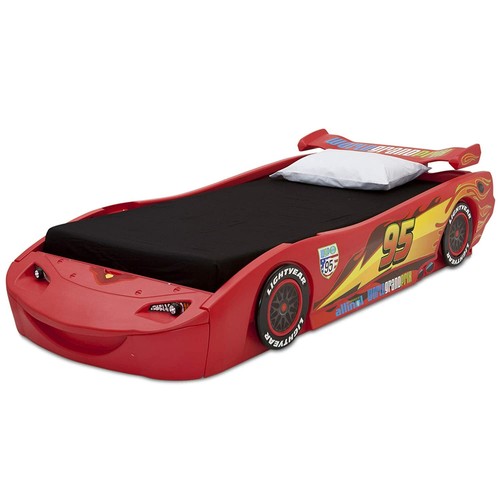 Cars lightning mcqueen - lightning,